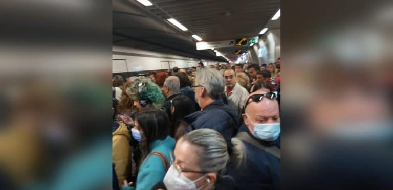 Βλάβη σε 2 συρμούς του ΜΕΤΡΟ – Απίστευτη ταλαιπωρία και συνωστισμός