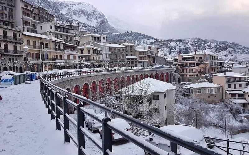 Αράχοβα: Χωρίς νερό κάτοικοι και τουρίστες