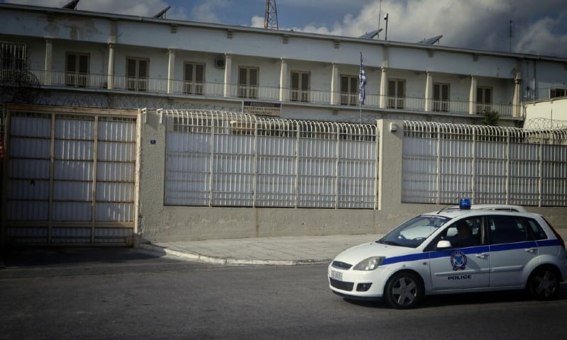 Φυλακές Κορυδαλλού: Έριξαν στο προαύλιο μπαλάκια του τένις με… ναρκωτικά