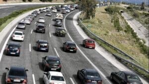 Αυξημένα μέτρα της Τροχαίας για τα Χριστούγεννα