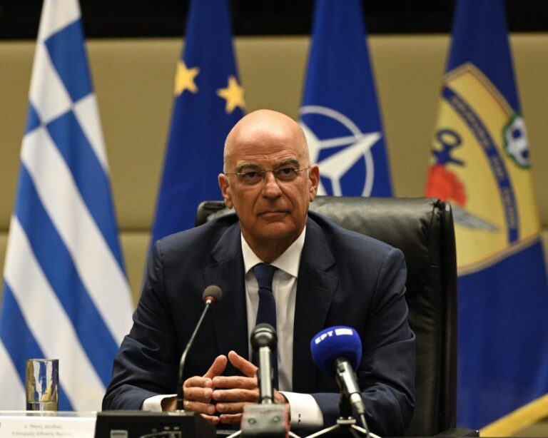 Με τροφική δηλητηρίαση ο Νίκος Δένδιας