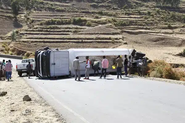 Αιθιοπία: Τουλάχιστον 71 νεκροί σε τροχαίο δυστύχημα – Φορτηγό έπεσε σε ποτάμι