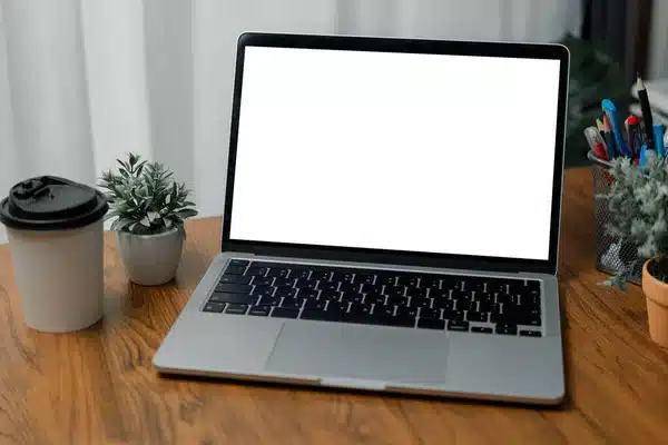 Ξεκινούν οι αιτήσεις για voucher laptop & tablet – Ποιοί το δικαιούνται