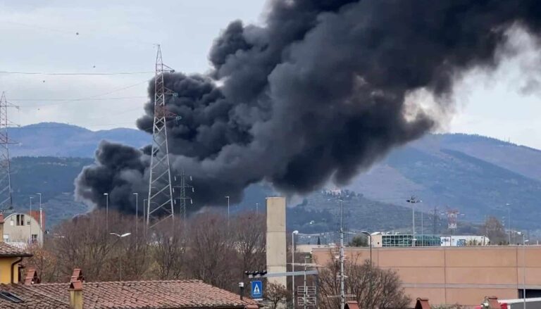 Έκρηξη σε διυλιστήριο στη Φλωρεντία – 2 νεκροί και 8 τραυματίες