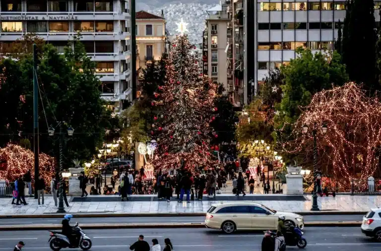 Εορταστικό ωράριο: Ξεκινά στις 12 Δεκεμβρίου – Τι θα γίνει με τις Κυριακές