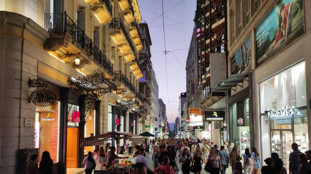Χάθηκαν 254.000 θέσεις εργασίας από το 2009