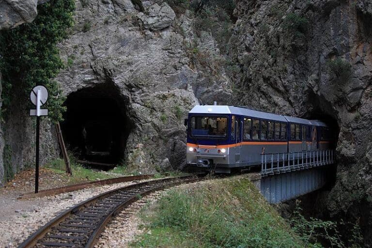 Καλάβρυτα: Κατολισθήσεις στον Οδοντωτό σιδηρόδρομο – Διακοπή δρομολογίων