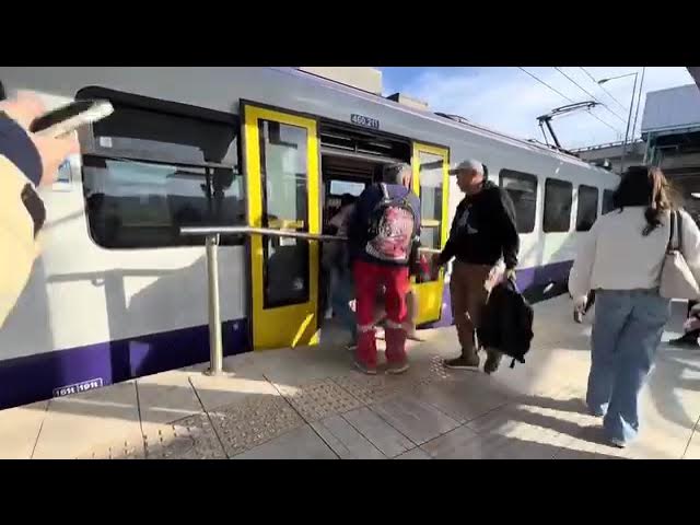 Προαστιακός – Κάντζα: Συρμός κινείται…. ανάποδα και σταματάει μπροστά σε κάγκελο!