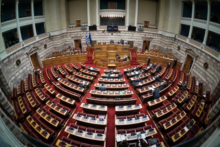 Προανακριτική: Μαρτύριο της σταγόνας για την πρόταση του ΣΥΡΙΖΑ