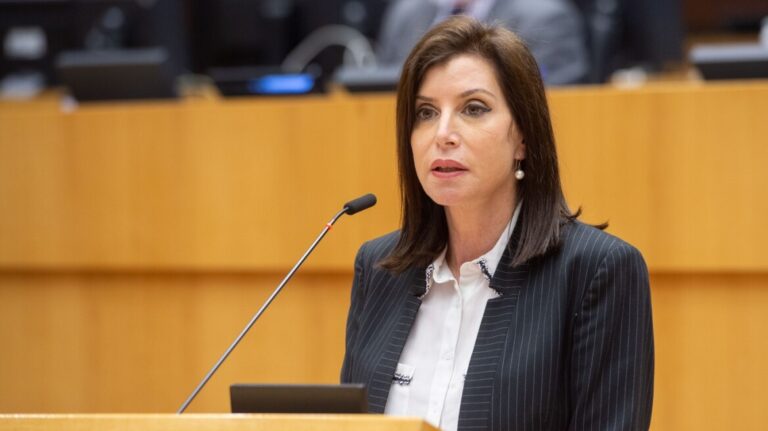 Διαρροή Emails Αποδήμων: Κλήση Ασημακοπούλου για εξηγήσεις