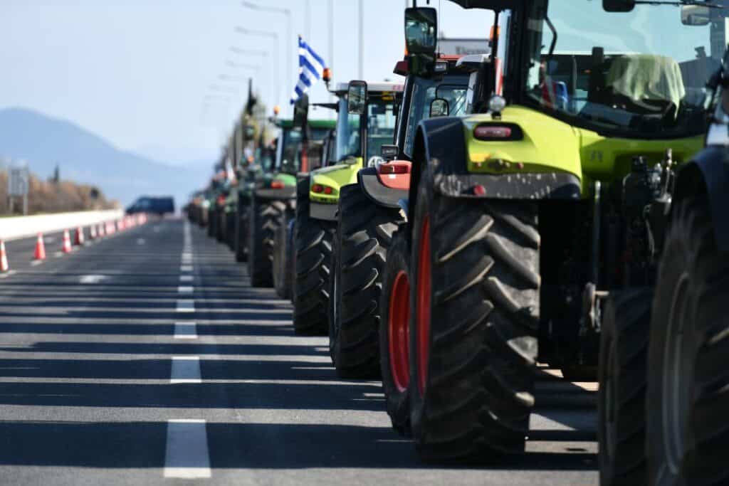 Αγρότες: Τα τρακτέρ στους δρόμους