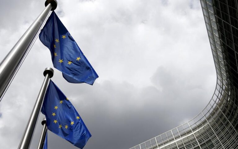Η Κομισιόν εκφράζει ανησυχία για τη δίωξη πέντε Ελληνοκυπρίων