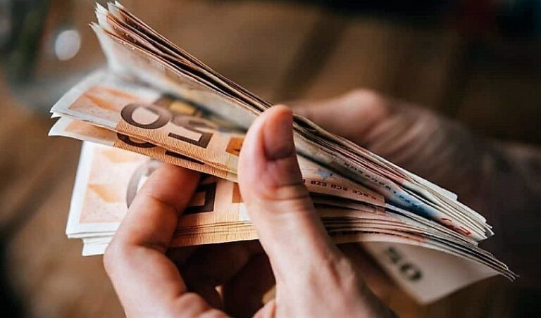 Νέο voucher 200 ευρώ για όλους, χωρίς “κόφτες” και κριτήρια