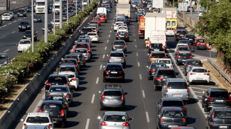 Σύγκρουση τριών οχημάτων στον Κηφισό – Μεγάλες καθυστερήσεις