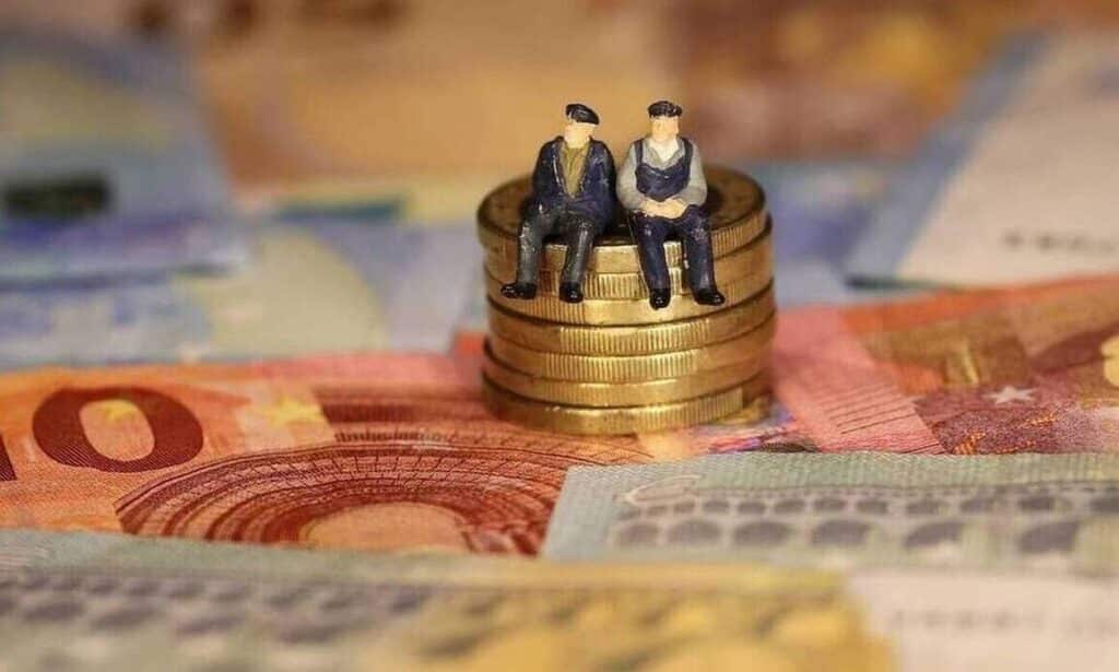 Μέχρι πότε θα δουλεύουμε για σύνταξη; Νέα αύξηση ορίων από το 2027