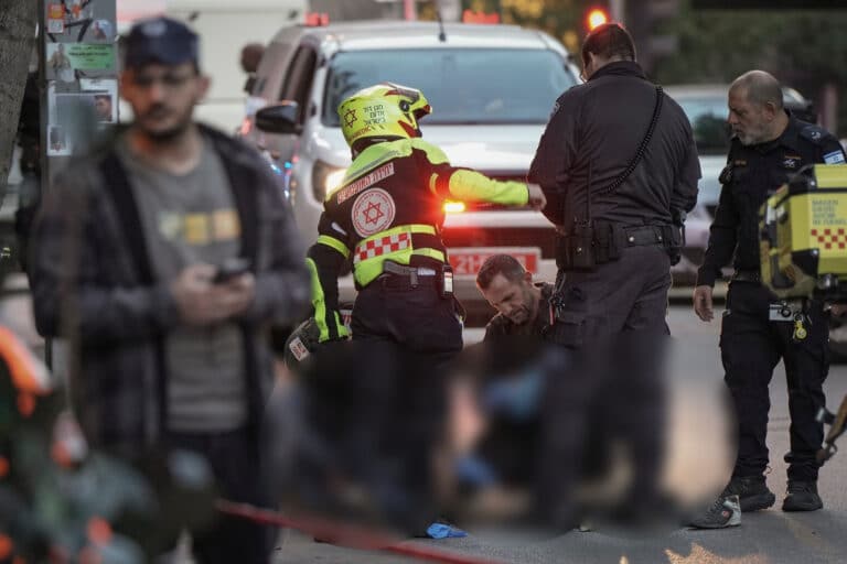 Τελ Αβίβ: Άγρια επίθεση σε εμπορικό κέντρο – Νεκρός ο δράστης, η Χαμάς αναλαμβάνει την ευθύνη