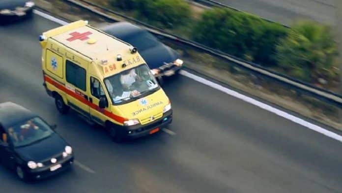 Πάτρα: Σφοδρή σύγκρουση μοτοσικλέτας με αυτοκίνητο – Στο νοσοκομείο ο οδηγός