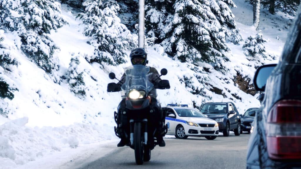 Σφοδρή κακοκαιρία με χιόνια σε Φθιώτιδα, Φωκίδα και Ευρυτανία