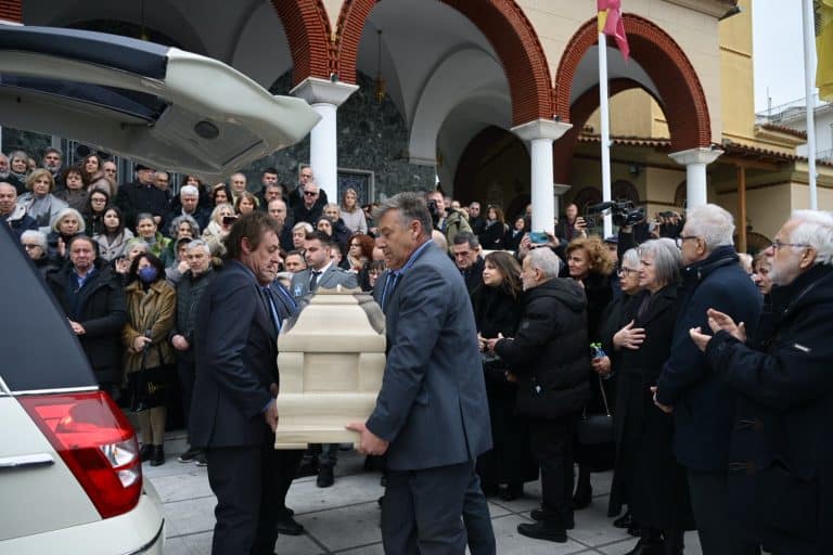 «Ράγισαν» και οι πέτρες στην κηδεία του Καλογήρου – «Σου έκοψαν βάρβαρα το νήμα της ζωής χέρια που τα διέταξαν»