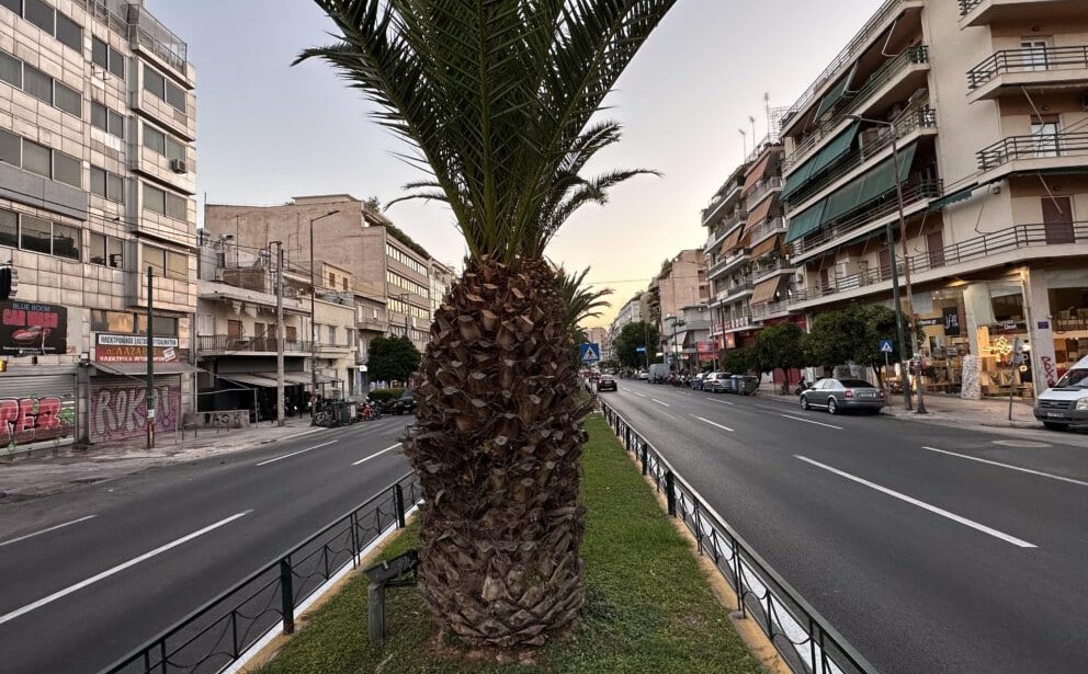 Καλλιθέα: ΙΧ παρέσυρε πεζό – Κλειστή η αριστερή λωρίδα της Θησέως