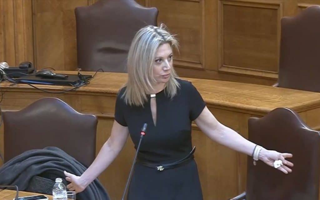 Καρυστιανού κατά Κακλαμάνη: «Τι ελπίζετε ότι θα καταφέρετε; Να ξεχαστούμε;»