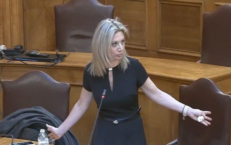 Καρυστιανού: “Δεν υπάρχει όριο στην αλαζονεία και την ασυδοσία”