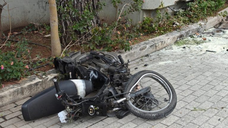 Τραγωδία στο Νέο Ψυχικό: Θανατηφόρο τροχαίο με έναν νεκρό και πέντε τραυματίες (Pics)