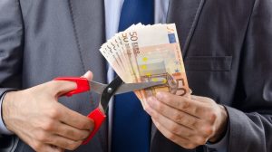 ΣΟΚ και ΔΕΟΣ! Πόσοι χάνουν το επίδομα ανεργίας της ΔΥΠΑ