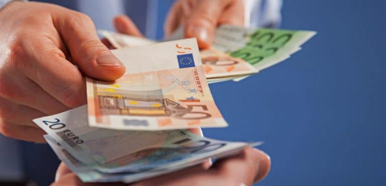 Πόσα θα παίρνεις καθαρά με τον νέο κατώτατο μισθό
