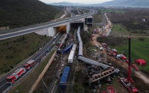 Τέμπη: Δύο χρόνια μετά – Το χρονολόγιο μιας τραγωδίας που δεν πρέπει να ξεχαστεί