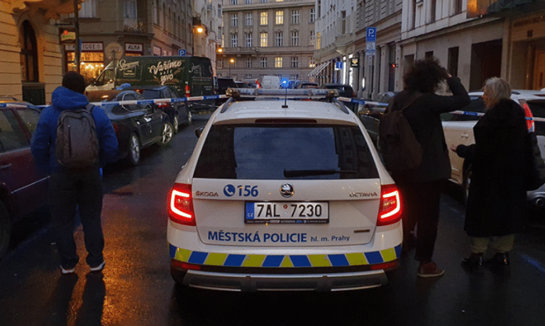 Συναγερμός στην Τσεχία: Επίθεση με μαχαίρι σε εμπορικό κέντρο – Δύο νεκροί