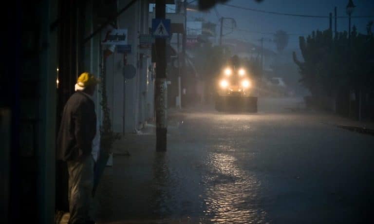 Άγρια κακοκαιρία τα επόμενα 24ωρα: Μηνύματα 112 σε Ιόνιο και Πελοπόννησο