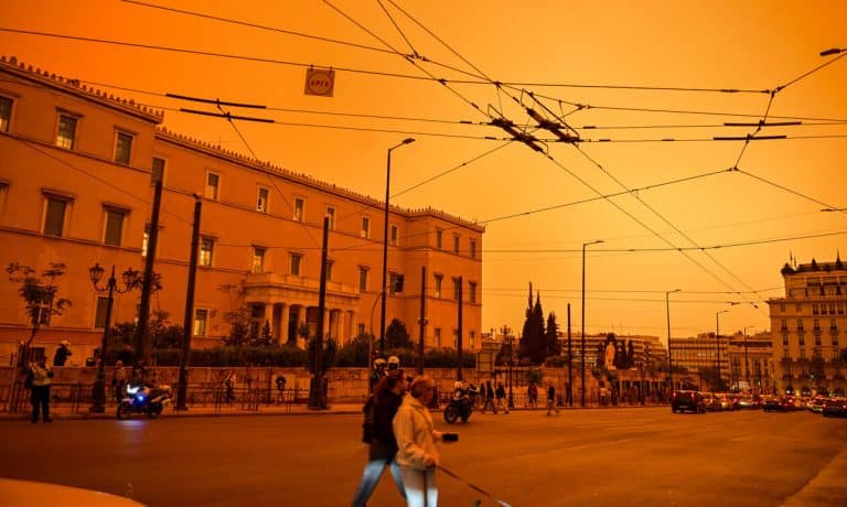 “Καμπανάκι” ΕΟΔΥ για την αφρικανική σκόνη – Ποιοι κινδυνεύουν;