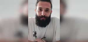 ΜΑΤ προσήγαγαν πολυτραυματία των Τεμπών – Η ειρωνική στάση που προκάλεσε αντιδράσεις