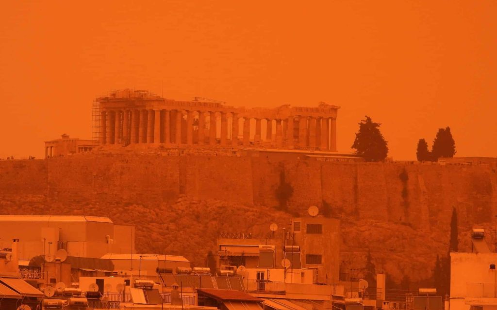 Καιρός – Τροπικό κλίμα: Ζέστη, αφρικανική σκόνη και μετά… ψυχρή εισβολή