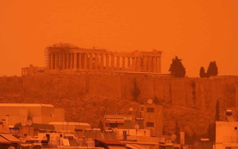 Καιρός – Τροπικό κλίμα: Ζέστη, αφρικανική σκόνη και μετά… ψυχρή εισβολή