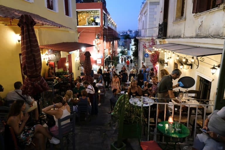 Έρχονται τσουχτερά πρόστιμα στην εστίαση και στον τουρισμό
