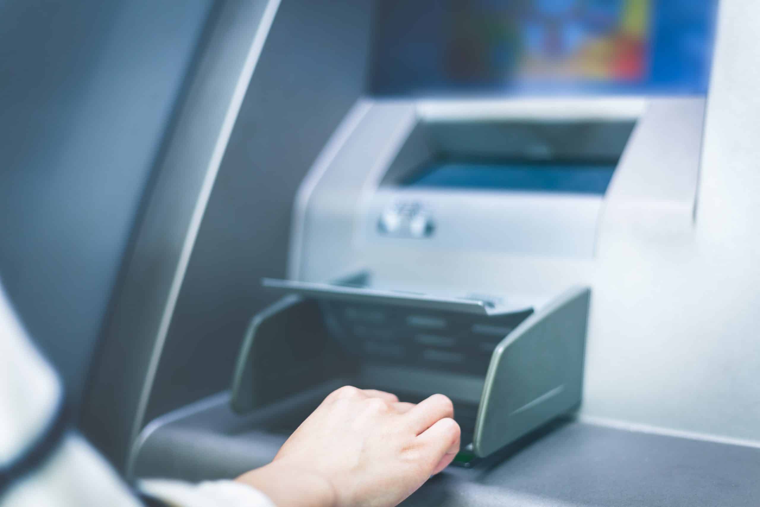 Πληρωμές ΟΠΕΚΑ Νοεμβρίου 2025: Πότε μπαίνει το Ελάχιστο Εγγυημένο Εισόδημα (ΚΕΑ) στα ΑΤΜ;