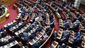 Βουλή: Κορυφώνεται στην Ολομέλεια η συζήτηση της πρότασης δυσπιστίας κατά της κυβέρνησης