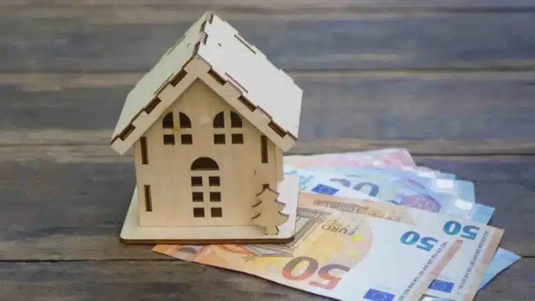 ΔΕΘ 2025: Έρχεται μείωση του ΕΝΦΙΑ – Ποιους αφορά