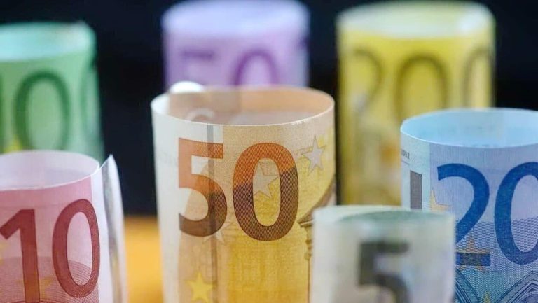 Επιδόματα στην Ελλάδα: Οι διαφορές σε σχέση με την Ε.Ε.