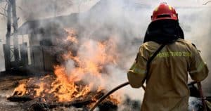 Πάνω από 60 πυρκαγιές σε όλη τη χώρα – Δείτε τον λόγο