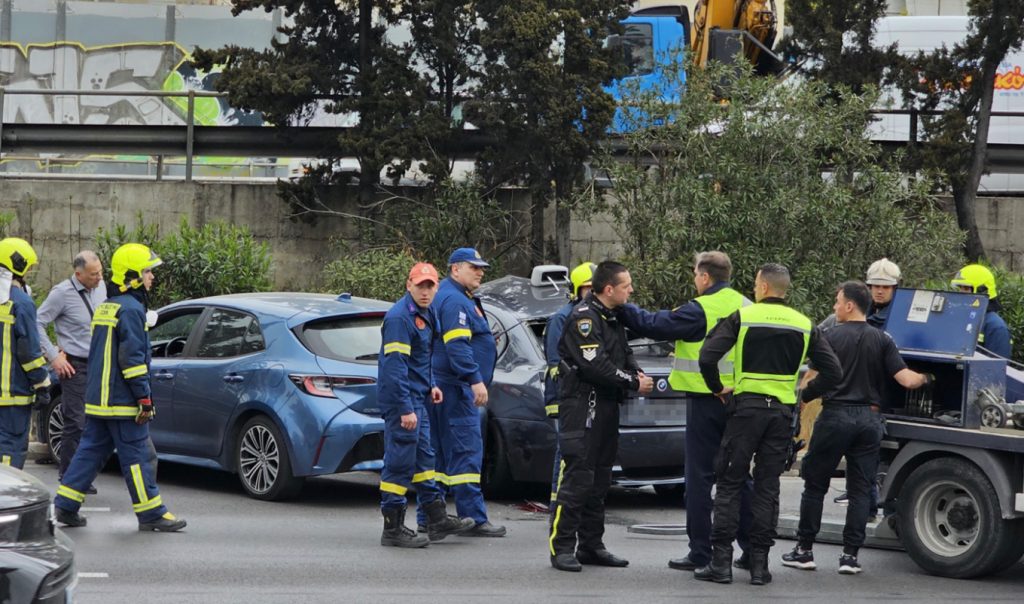 Καραμπόλα 4 οχημάτων στον Κηφισό – Φορτηγό συγκρούστηκε με 3 ΙΧ