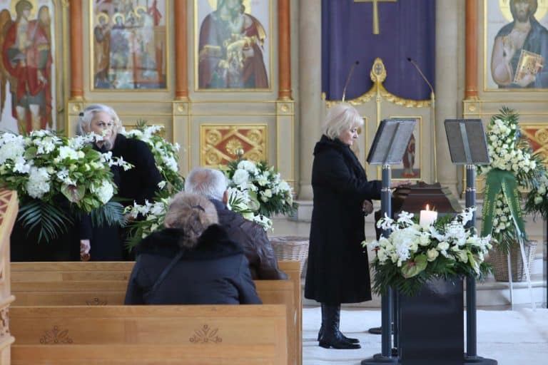 Θλίψη και δάκρυα στην κηδεία του Αλέξη Κούγια – Ποιοι έδωσαν το παρών