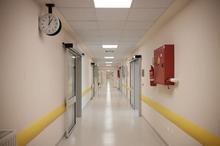 Συναγερμός στη Θεσσαλονίκη: 14χρονος νοσηλεύεται με μηνιγγίτιδα στο Ιπποκράτειο
