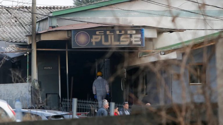 Βόρεια Μακεδονία: Πανικός και ποδοπάτημα μετά την πυρκαγιά – Από 14 ως 25 ετών οι νεκροί…