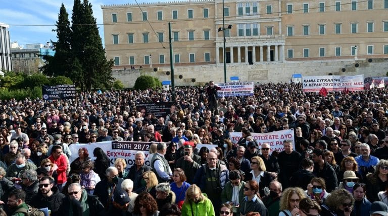 Ξανά στους δρόμους: Μαζικές κινητοποιήσεις σε Αθήνα και Θεσσαλονίκη