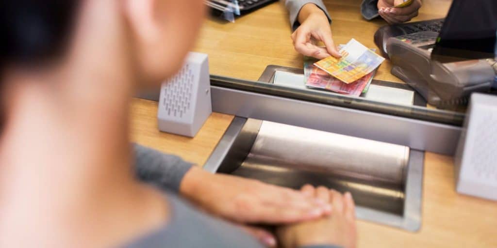 Για ποιες συναλλαγές οι τράπεζες παίρνουν προμήθεια