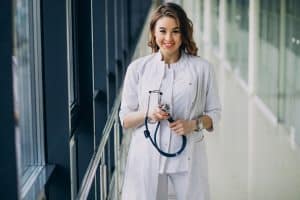 Παραπεμπτικά εξετάσεων: Τι αλλάζει από σήμερα σε δημόσιο και ιδιωτικό τομέα