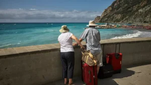 Διακοπές με κρατική επιδότηση για 25.000 συνταξιούχους